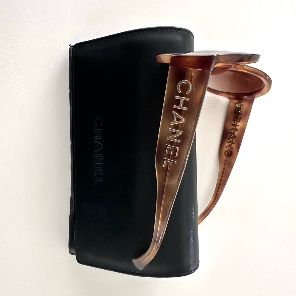 Chanel Tortoiseshell Round Oversized Sunglasses W… - image 5